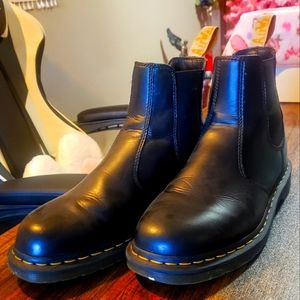 Dr. Martens Mens Vegan 2976 Chelsea Boot